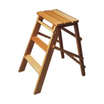 SGABELLO IN LEGNO A 3 GRADINI