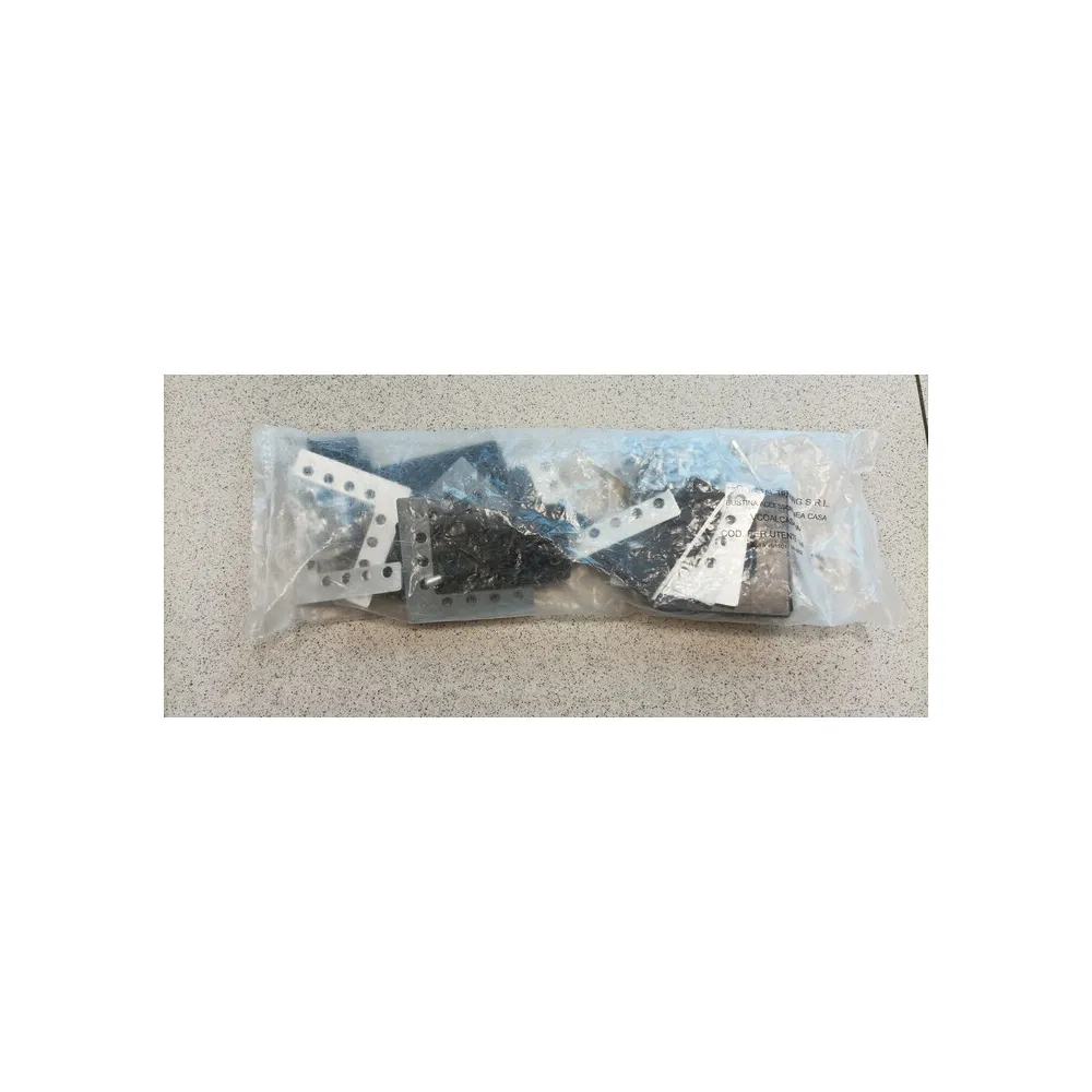 R ACCESSORI MONTAGGIO X ARMADIO PER FITOFARMACI KIT